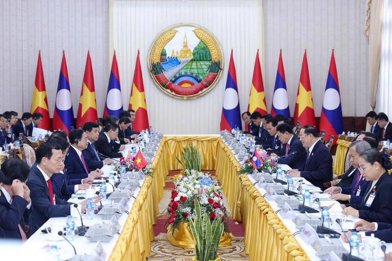 The Vietnamese and Lao Prime Ministers held talks in Vientiane, Laos, on January 11. Photo: VGP