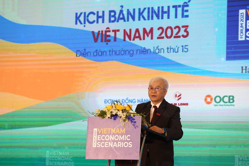 Tổng biên Tập Chử Văn Lâm phát biểu khai mạc Diễn đàn thường niên Kịch bản Kinh tế Việt Nam do VnEconomy tổ chức sáng 11/1.
