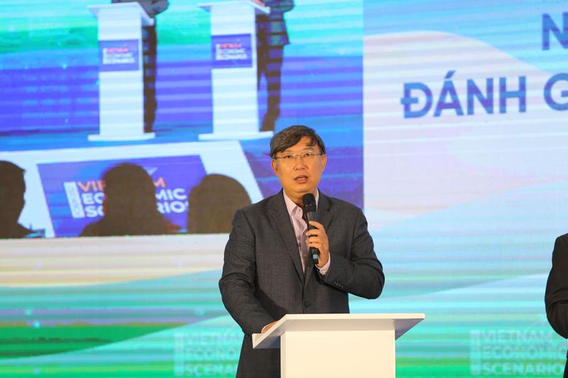Ông Nguyễn Xuân Thành tranh biện tại Diễn đàn Kịch bản Kinh tế Việt Nam 2023.
