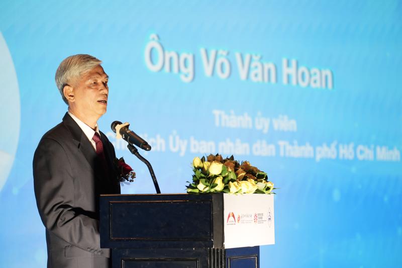 Ông Võ Văn Hoan, Phó chủ tịch UBND TP.HCM phát biểu khai mạc Hội nghị Xúc tiến Đầu tư Hồng Kông – TP.Hồ Chí Minh tối ngày 12/1.
