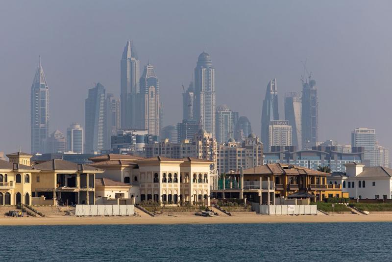 Các khu biệt thự tại quận Dubai Marina ở Dubai - Ảnh: Bloomberg