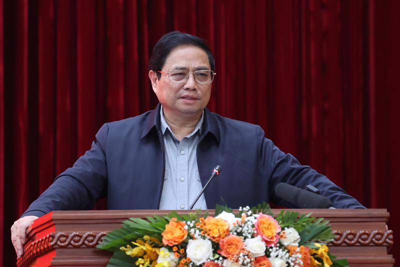 Prime Minister Pham Minh Chinh addressing the meeting with Cao Bang authorities. Photo: VGP