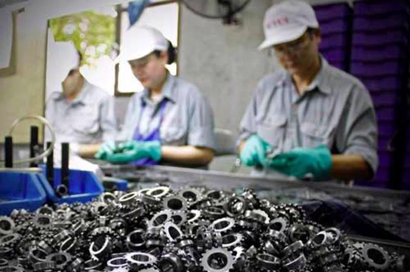 The industrial production value of the supporting industry is to account for 16-17 per cent of the production value of the manufacturing and processing sector. Photo: VnEconomy