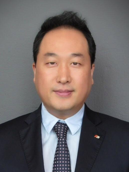 Mr. Hong Sun, Chairman of the Korea Chamber of Business in Vietnam (KORCHAM).
