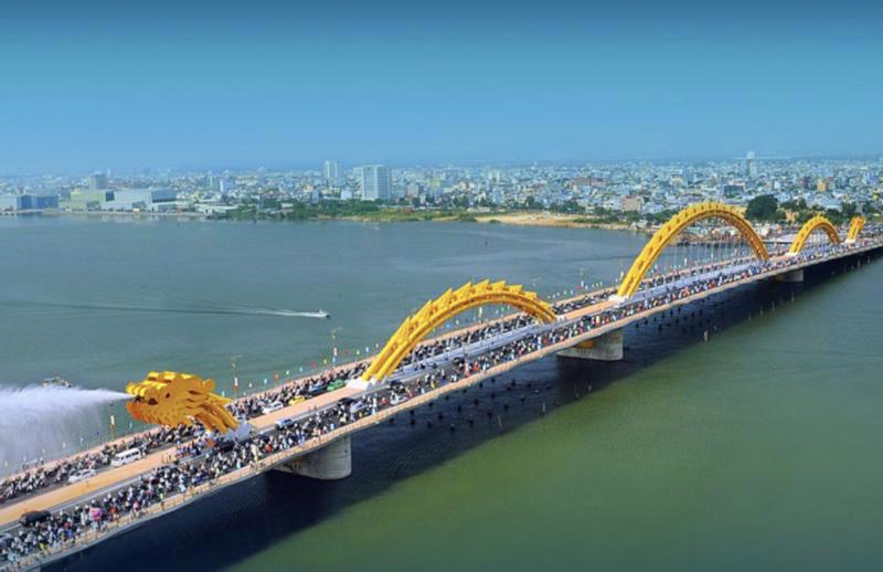 Rong Bridge crossing the Han River in Da Nang. Photo: VnEconomy