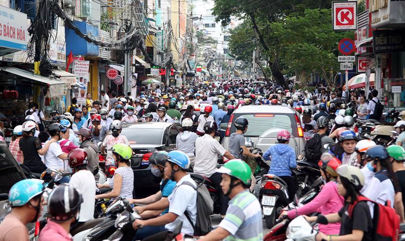 Traffic congestion is a common occurrence on many roads in Go Vap district. Photo: VnEconomy