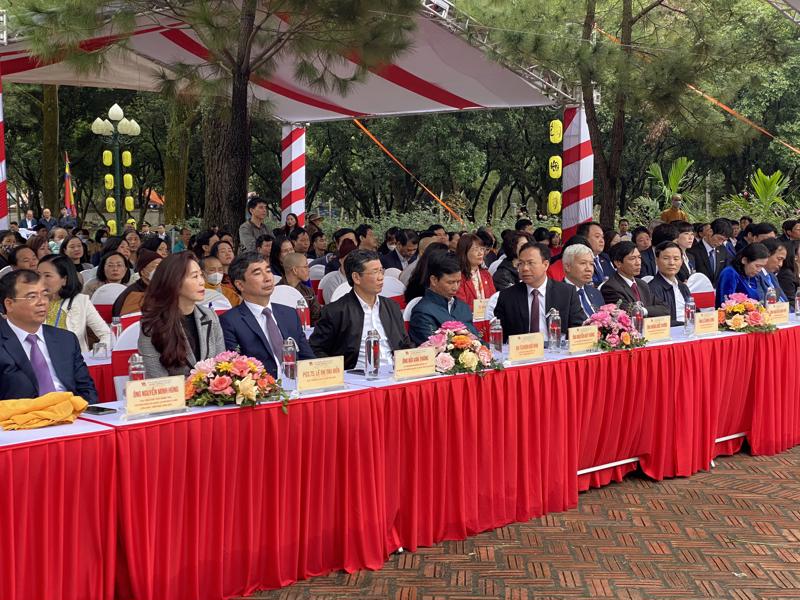 Các đại biểu dự lễ khai hội mùa Xuân Côn Sơn - Kiếp Bạc năm 2023.