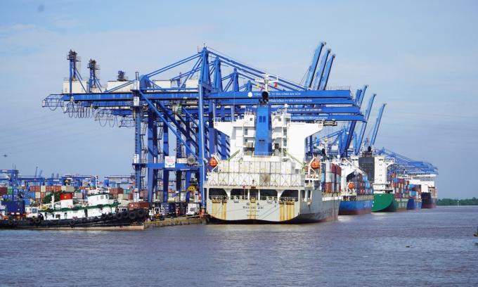 Với công suất 6,4 triệu teus mỗi năm, cảng Cát Lái ở TP.HCM hiện là cảng lớn nhất nước.