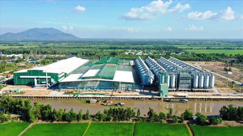 Nhà máy gạo Hạnh Phúc - nhà máy gạo quy mô lớn nhất châu Á là một trong những dự án do SHB tài trợ.