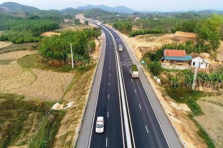 Dự án cao tốc Điện Biên - cửa khẩu Tây Trang dự kiến thực hiện từ năm 2024 đến năm 2026, hoàn thành năm 2027.