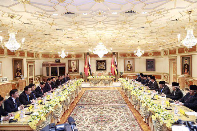 Prime Minister Pham Minh Chinh held talks with Sultan of Brunei Hassanal Bolkiah. Photo: VGP