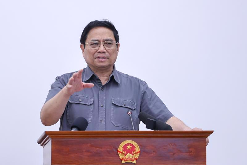 Prime Minister Pham Minh Chinh speaking at the meeting with authorities from Ben Tre province on February 16. Photo: VGP