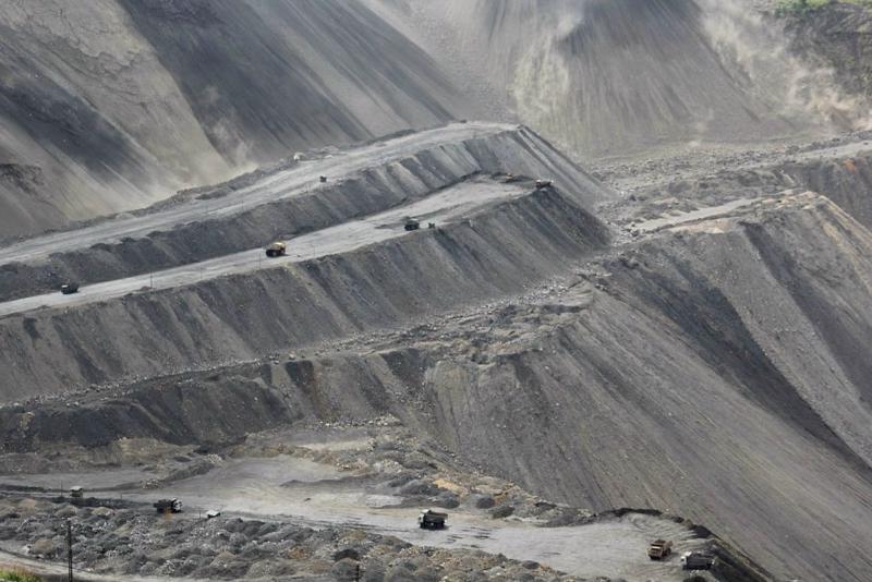 Quảng Ninh đang thực hiện thí điểm việc lấy đất, đá thải từ các mỏ than làm vật liệu san nền