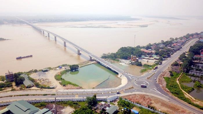 Hai cầu Hồng Hà, Mễ Sở qua sông Hồng (Hà Nội) và cầu Hoài Thượng qua sông Đuống (Bắc Ninh) được đề nghị mở rộng mặt cắt ngang lên 7m.