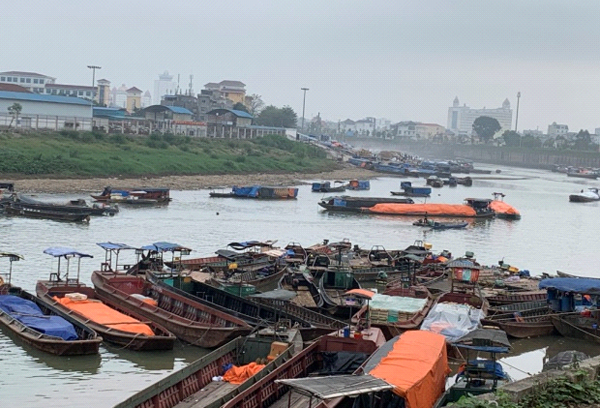 Phương tiện thủy từ bến Ka Long đến bến Biên mậu Đông Hưng Trung Quốc sẽ bị tạm dừng hoạt động 