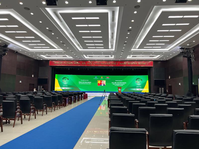Khán phòng chính nơi diễn ra Vietnam Connect Forum và Golden Dragon Awards 2023