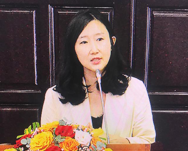 Bà Shyn Kyeonglyun, Phó Giám đốc Văn phòng Cơ quan Xúc tiến thương mại - đầu tư Hàn Quốc (KOTRA) phát biểu tại Hội thảo