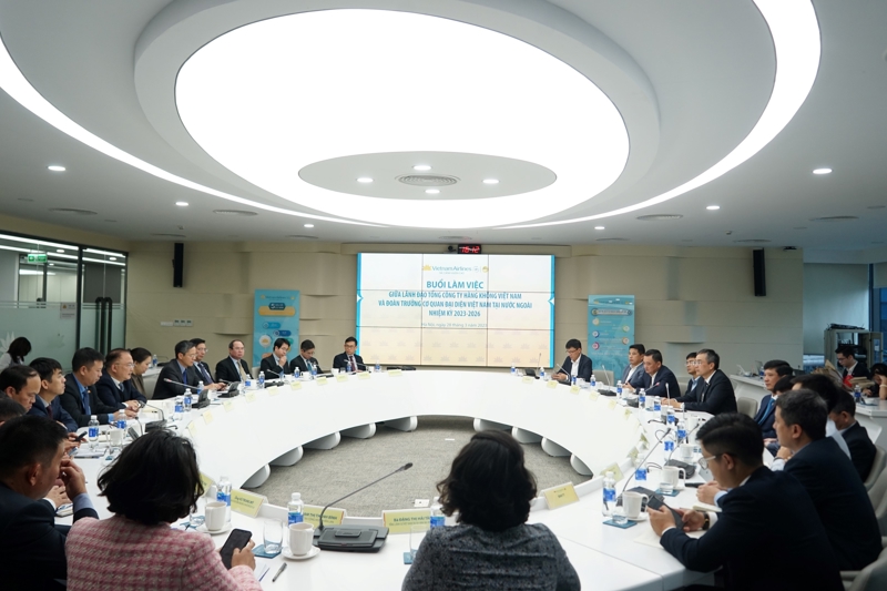 Vietnam Airlines to work with Ministry of Foreign Affairs to conduct missions abroad