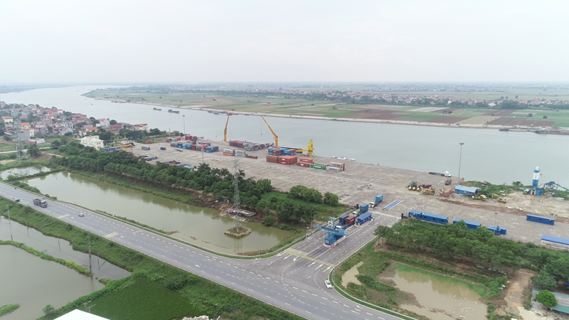 Sà lan có trọng tải 128 Teus hiện có thể hoạt động thông suốt trên 120km từ cảng biển Hải Phòng về đến ICD Tân Cảng Quế Võ.