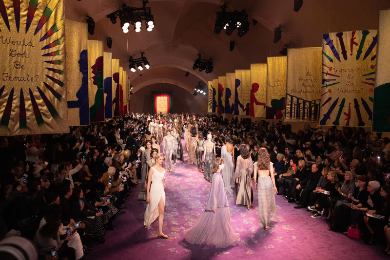Các nghệ nhân từ Chanakya cũng đã tạo ra các tác phẩm thêu cho buổi trình diễn thời trang cao cấp Xuân - Hè 2020 của Dior. Ảnh: Vogue Business