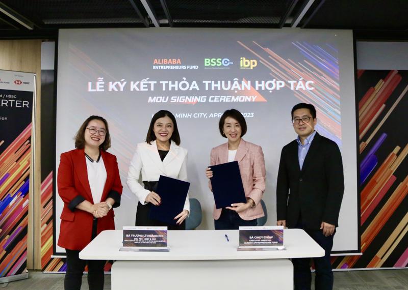 Đại diện Alibaba Entrepreneurs Fund, IBP và BSSC ký kết hợp tác chiều 6/4 tại TP.HCM