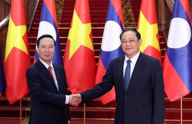Chủ tịch nước Võ Văn Thưởng hội kiến Thủ tướng Lào Sonexay Siphandone - Ảnh: TTXVN