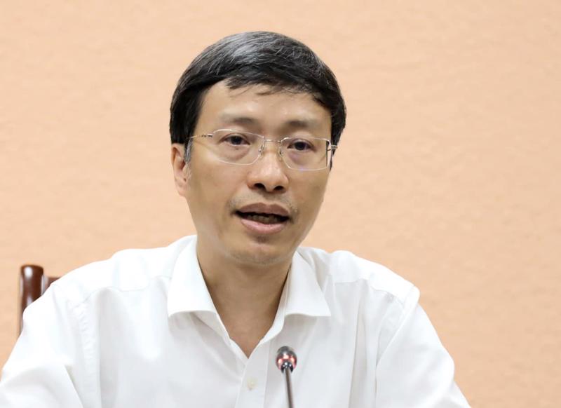GS.TS Phan Trọng Lân, Cục trưởng Cục Y tế dự phòng, Bộ Y tế trao đổi về tình hình dịch Covid-19. Ảnh - Bộ Y tế. 