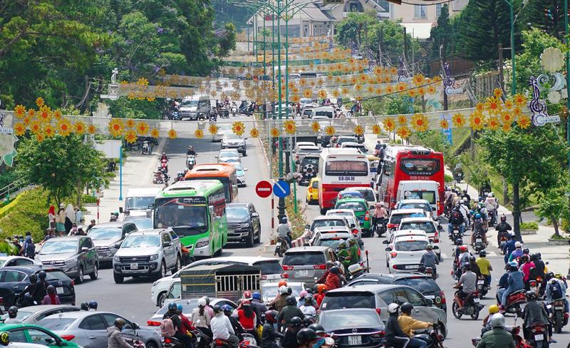 Bộ Giao thông vận tải yêu cầu kiểm tra chặt chẽ điều kiện an toàn vận tải trong dịp lễ tới đây.