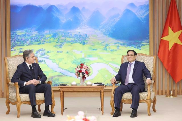 Prime Minister Pham Minh Chinh receives US Secretary of State Antony Blinken in Hanoi on April 15. Photo: VNA