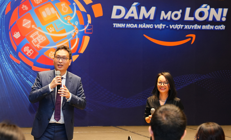 Ông Gijae Seong, Giám đốc điều hành Amazon Global Selling Việt Nam chia sẻ các xu hướng và cơ hội cho xuất khẩu online thông qua thương mại điện tử xuyên biên giới.