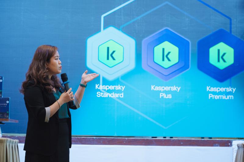Bà Võ Dương Tú Diễm giới thiệu giải pháp bảo mật toàn diện Kaspersky 2023 mới chiều 20/4 tại TP.HCM.