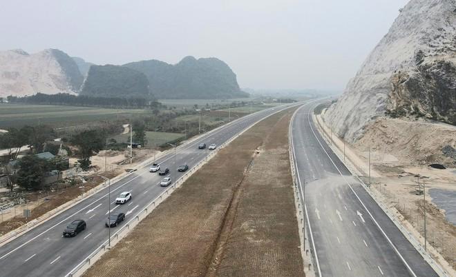 Ba tuyến cao tốc gồm: Mai Sơn-Quốc lộ 45, Vĩnh Hảo-Phan Thiết và Phan Thiết-Dầu Giây sắp đưa vào khai thác.