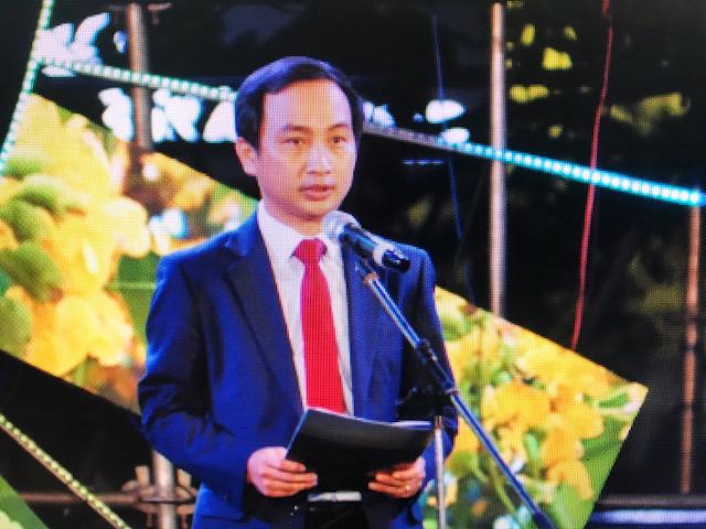 Ông Nguyễn Hồng Lai, Phó Chủ tịch UBND TP.Tam Kỳ phát biểu khai mạc Lễ hội “Tam Kỳ - Mùa hoa sưa”