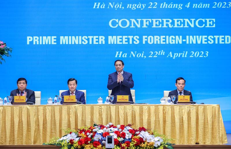 Thủ tướng Chính phủ Phạm Minh Chính chủ trì Hội nghị gặp mặt các nhà đầu tư nước ngoài - Ảnh: VGP