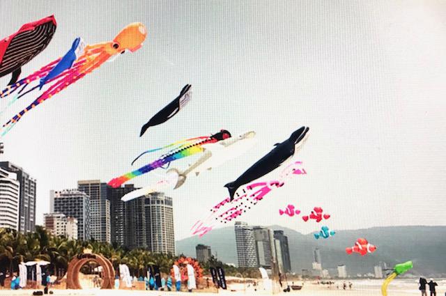 Lễ hội thả diều trên bãi biển Mỹ Khê, Đà Nẵng năm 2023. Ảnh: Ngô Anh Văn.