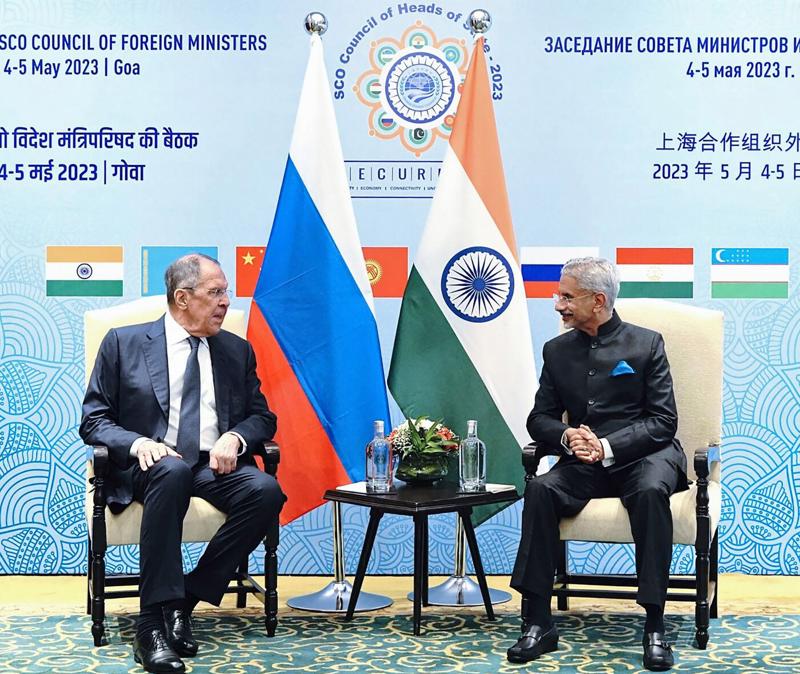 Ngoại trưởng Nga Sergei Lavrov gặp người đồng cấp Ấn Độ Subrahmanyam Jaishankar, tại bang Goa ngày 4/5 - Ảnh: Bloomberg.
