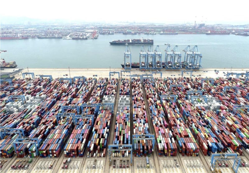 Cảng Thanh Đảo ở Sơn Đông, Trung Quốc - Ảnh: Reuters.