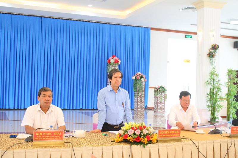 Bộ trưởng Nguyễn Kim Sơn phát biểu tại buổi công tác.