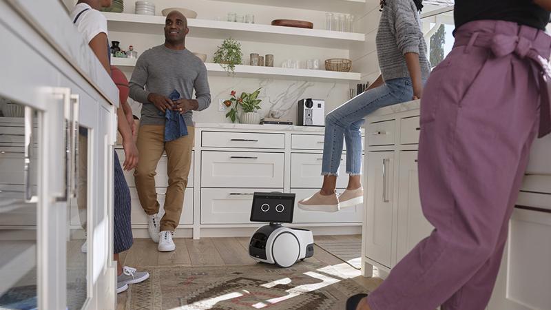 Amazon chính thức ra mắt robot cho gia đình, Tesla tích cực phát triển robot hình người có tên “Optimus”