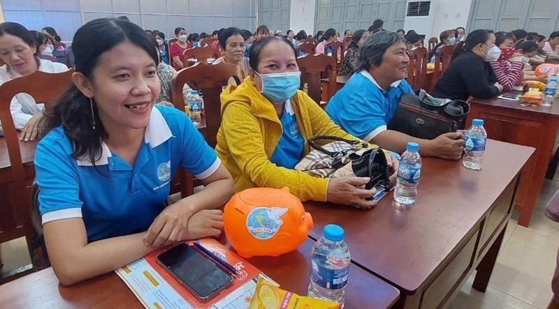 Mô hình nuôi heo đất tiết kiệm tham gia bảo hiểm xã hội tự nguyện tại tỉnh Bến Tre. Ảnh - BHXH Việt Nam.