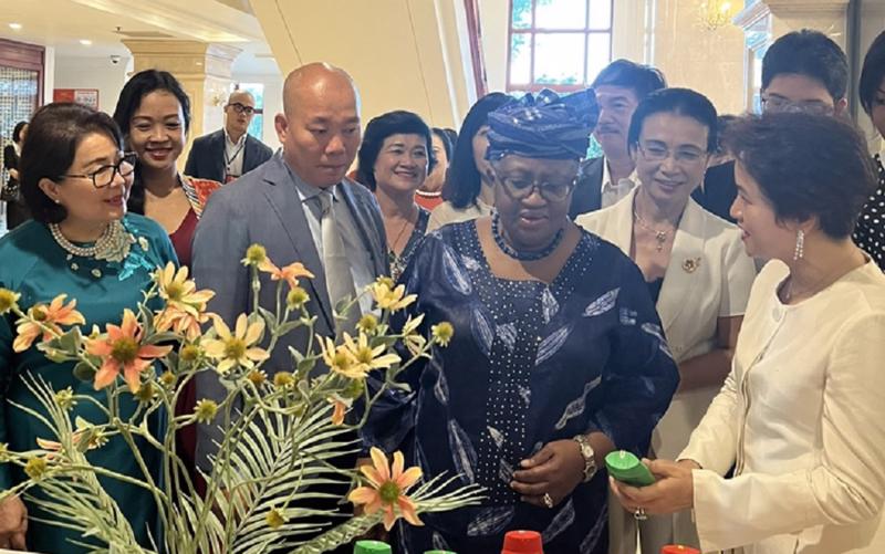 Bà Ngozi Okonjo Iweala - Tổng Giám đốc WTO thăm Công ty Cổ phần Sao Thái Dương.