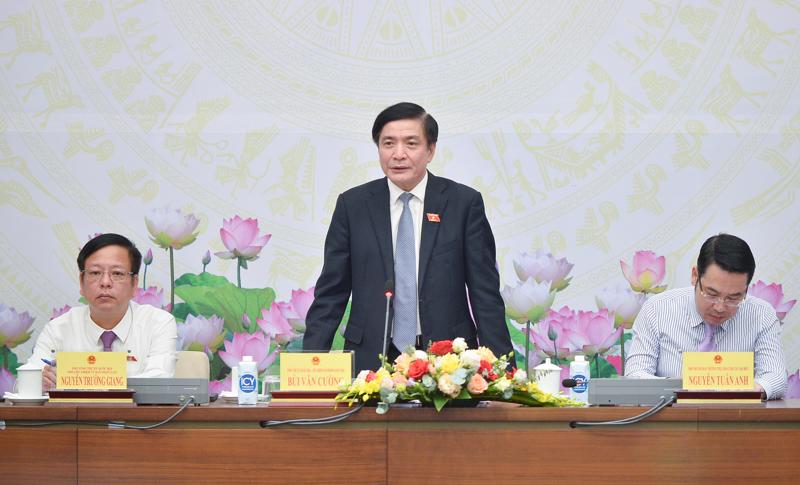 Tổng Thư ký Quốc hội, Chủ nhiệm Văn phòng Quốc hội Bùi Văn Cường chủ trì họp báo - Ảnh: Quochoi.vn