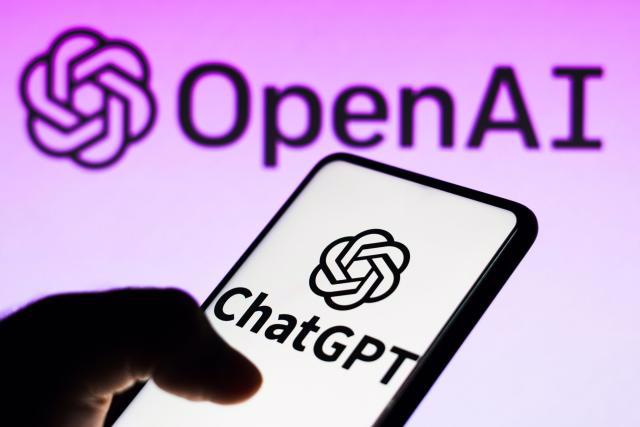 Nhiều công ty đã cấm nhân viên sử dụng ChatGPT - Ảnh: Getty Images