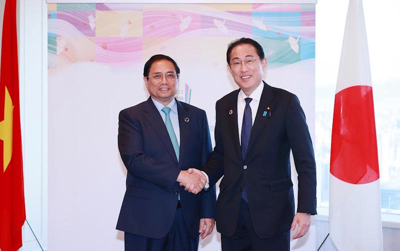 Thủ tướng Chính phủ Phạm Minh Chính và Thủ tướng Nhật Bản Kishida Fumio - Ảnh: VGP