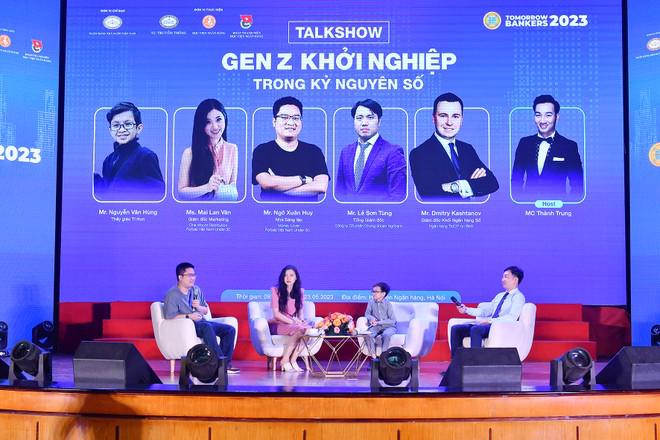 Chương trình Talkshow “GenZ khởi nghiệp trong kỷ nguyên số” diễn ra với sự góp mặt của các diễn giả nổi tiếng, truyền cảm hứng