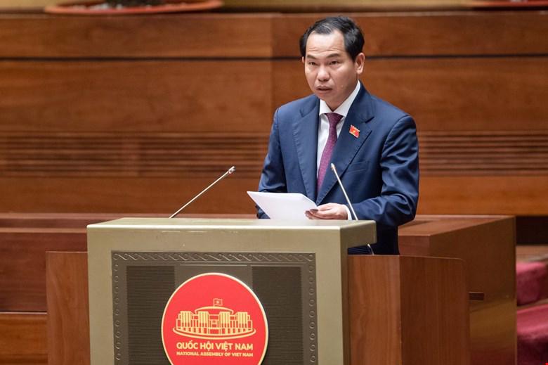 Chủ nhiệm Ủy ban Tài chính, Ngân sách của Quốc hội Lê Quang Mạnh báo cáo thẩm tra về công tác thực hành tiết kiệm, chống lãng phí năm 2022.