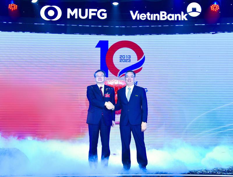 VietinBank’s Chairman and MUFG Bank’s CEO at the ceremony.