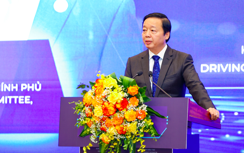 Phó Thủ tướng Trần Hồng Hà phát biểu tại Diễn đàn cấp cao Chuyển đổi số Việt Nam - châu Á 2023 với chủ đề: “Khai thác dữ liệu số và kết nối thông minh để thúc đẩy tăng trưởng kinh tế”.