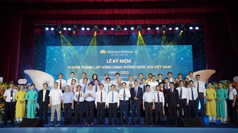 Trong suốt hành trình phát triển, Hãng hàng không Quốc gia tự hào là cầu nối giao thương, du lịch và văn hóa giữa Việt Nam với thế giới.