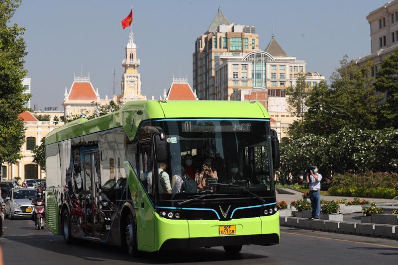 Tuyến xe buýt điện đầu tiên tại TP.HCM chính thức vận hành từ ngày 09/3/2022. Ảnh: Nguyễn Duy.